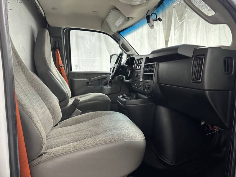 2022 Chevrolet Express 3500