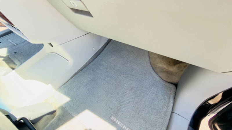 2011 Toyota Sienna XLE 7-Passenger