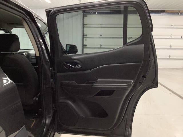 2018 GMC Acadia SLE-2