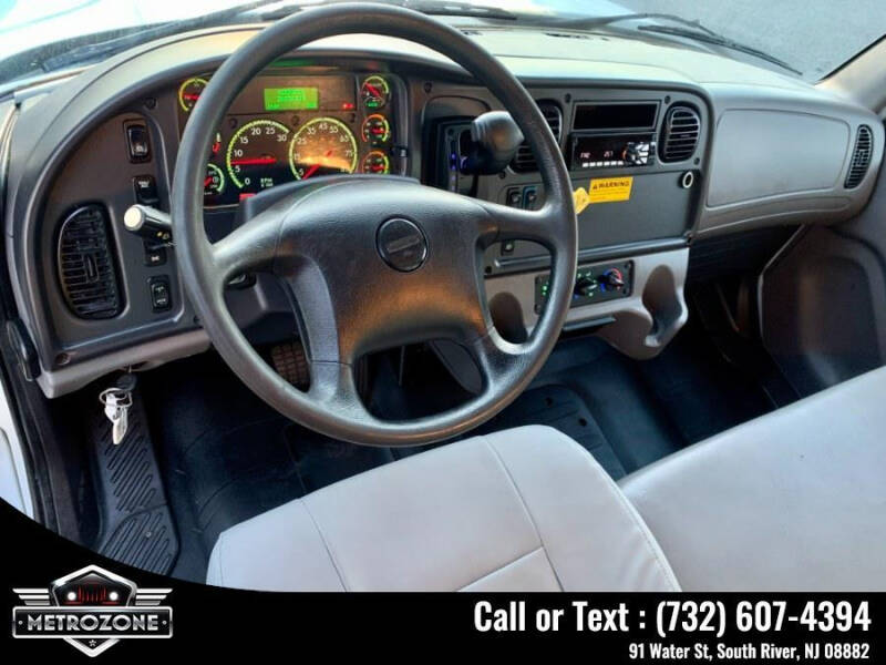 2019 Freightliner M2 106