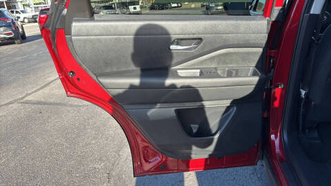 2022 Nissan Pathfinder SV