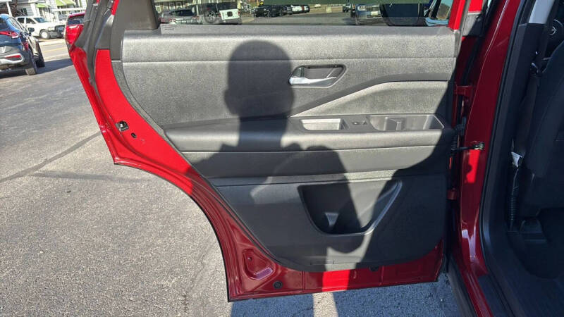 2022 Nissan Pathfinder SV