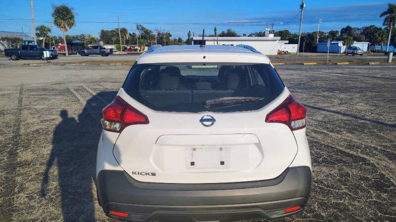 2019 Nissan Kicks S