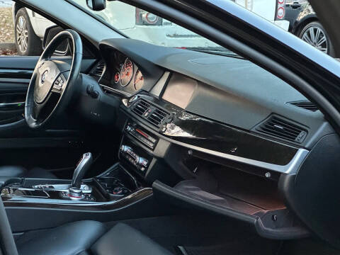 2011 BMW 5 Series 550i xDrive