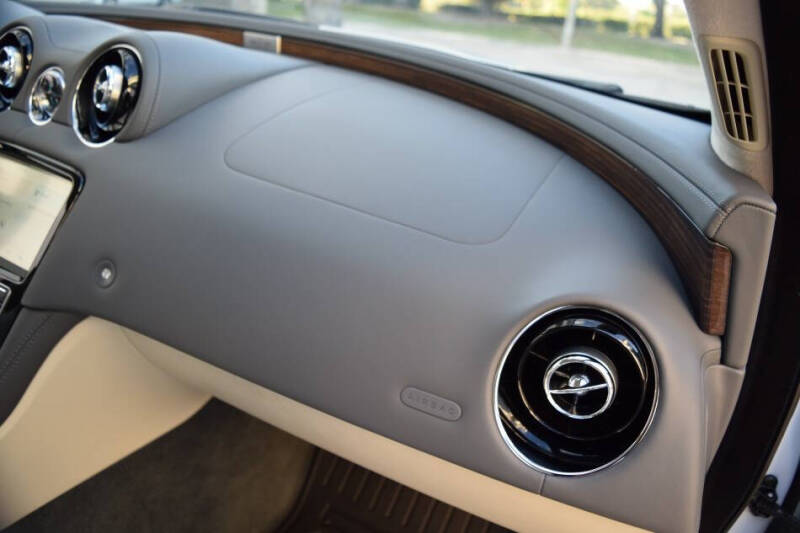 2019 Jaguar XJ Collection