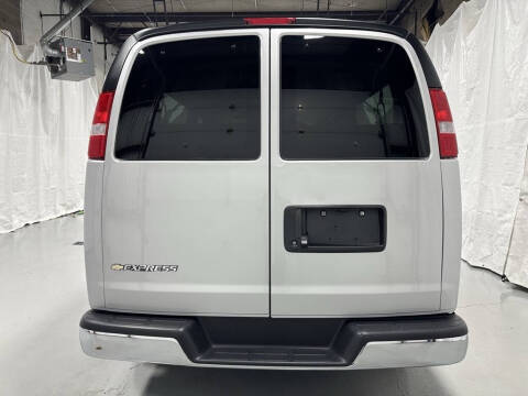 2025 Chevrolet Express LT 3500