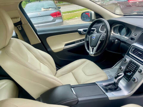 2017 Volvo V60 T5 Premier