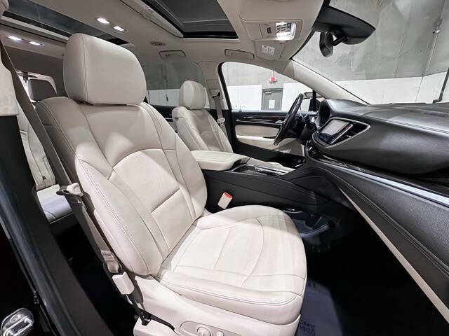 2022 Buick Enclave Essence