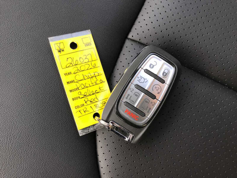 2026 Chrysler Pacifica Select