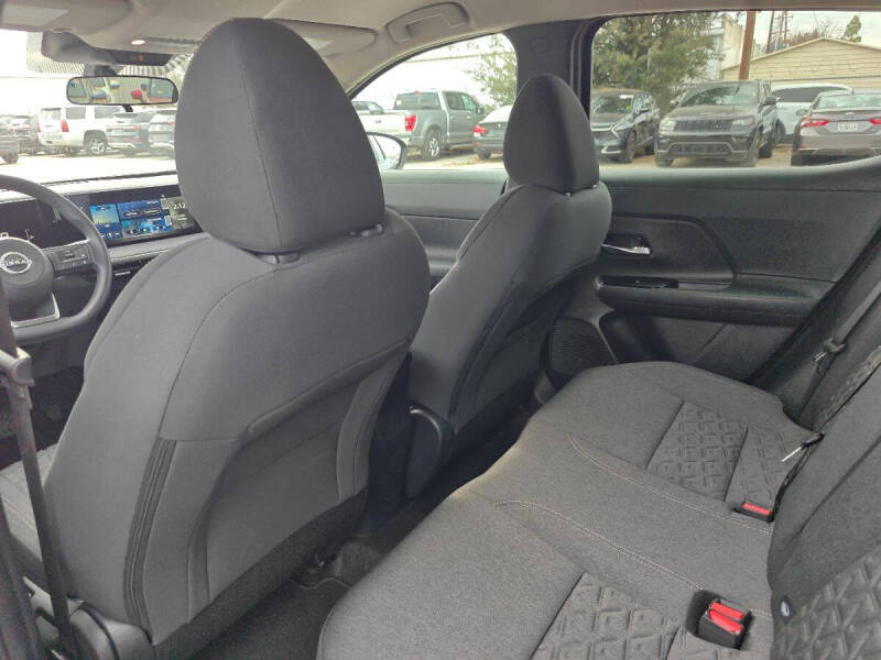 2025 Nissan Kicks SV