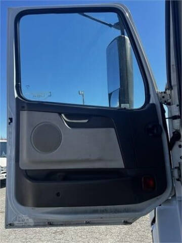 2015 Volvo VNL