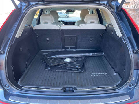 2020 Volvo XC60 T5 Momentum