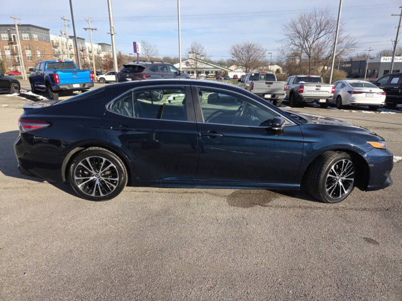2019 Toyota Camry SE