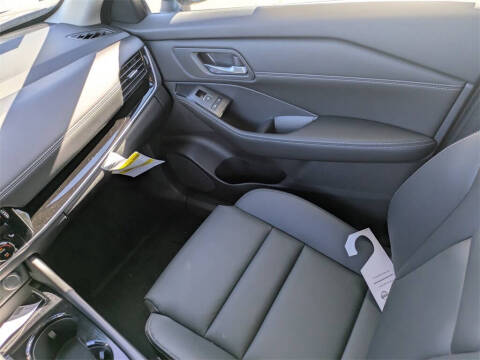 2025 Nissan Rogue SL