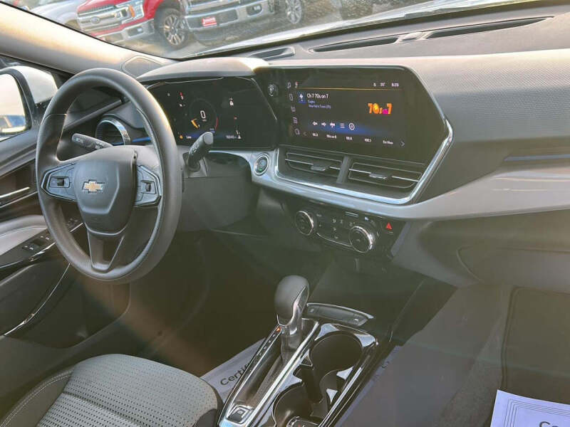 2025 Chevrolet Trax LT