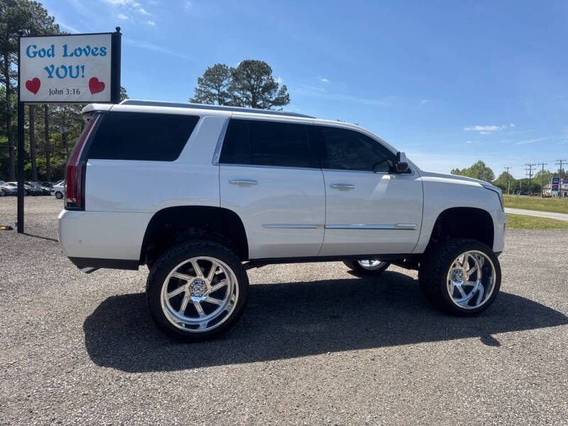2017 Cadillac Escalade Luxury