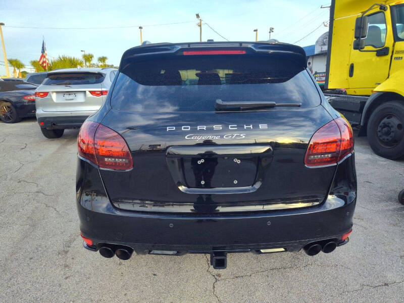 2014 Porsche Cayenne GTS