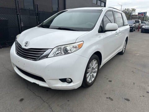 2013 Toyota Sienna XLE 7-Passenger