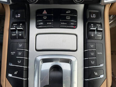 2016 Porsche Cayenne GTS