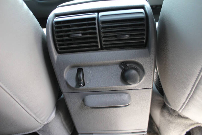 2004 Ford Explorer XLT