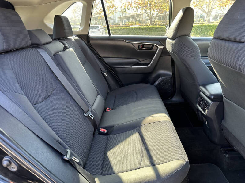 2019 Toyota RAV4 Hybrid LE