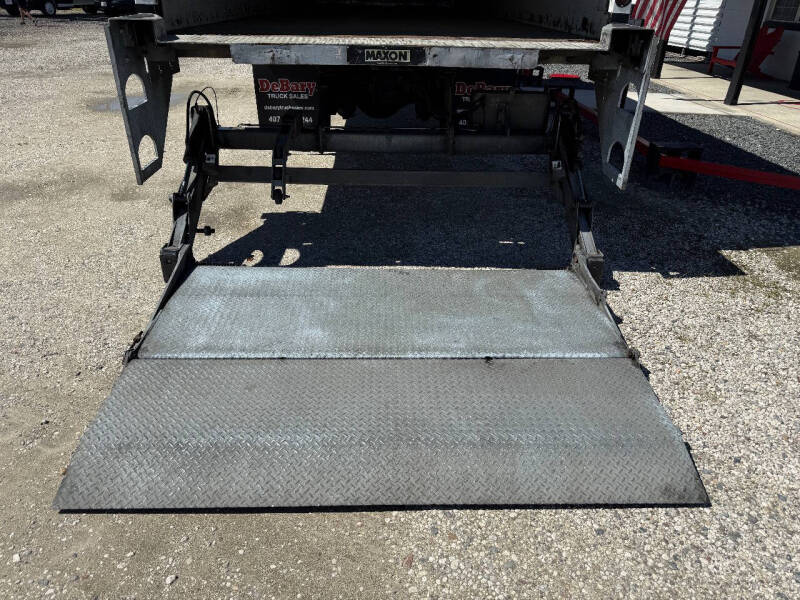 2019 Freightliner M2 106