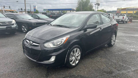 2012 Hyundai Accent GLS
