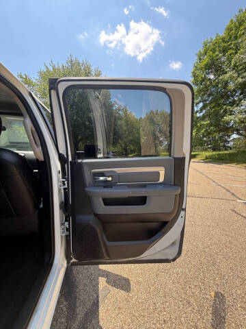 2017 RAM 1500 SLT