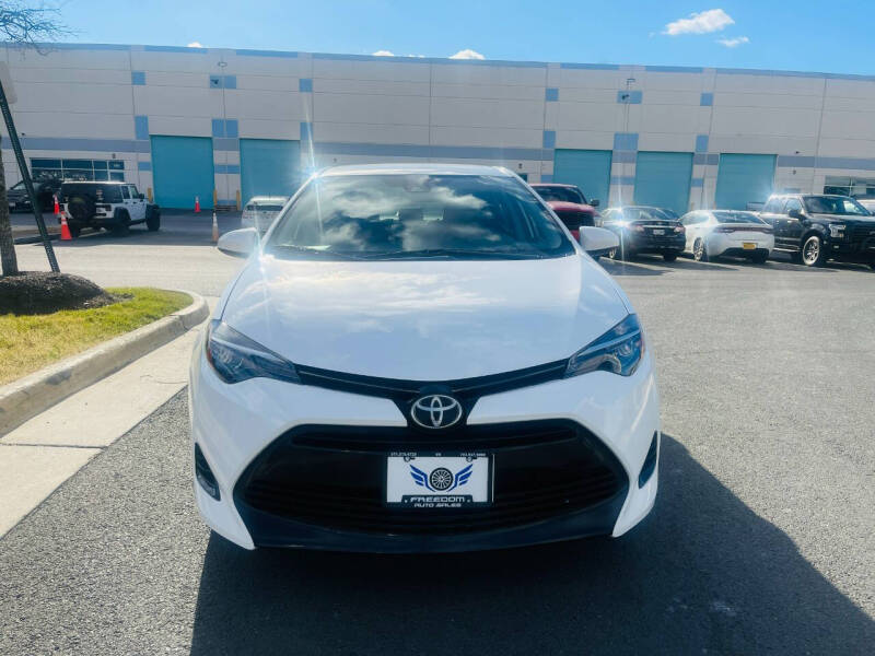 2017 Toyota Corolla LE photo 3