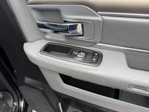 2016 RAM 1500 SLT