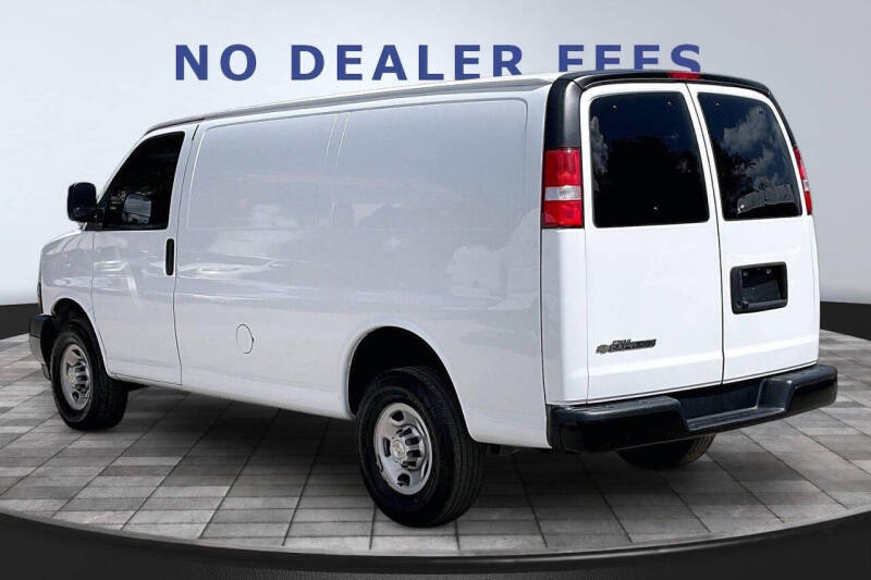 2023 Chevrolet Express 2500