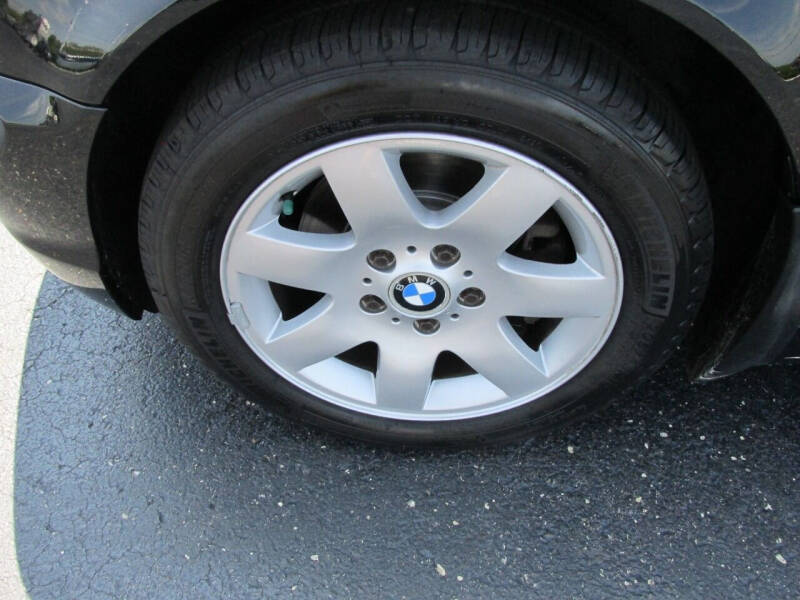 2004 BMW 3 Series 325xi