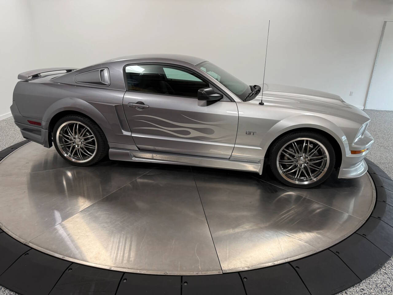 2007 Ford Mustang 22