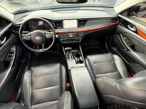 2017 Kia Cadenza Premium