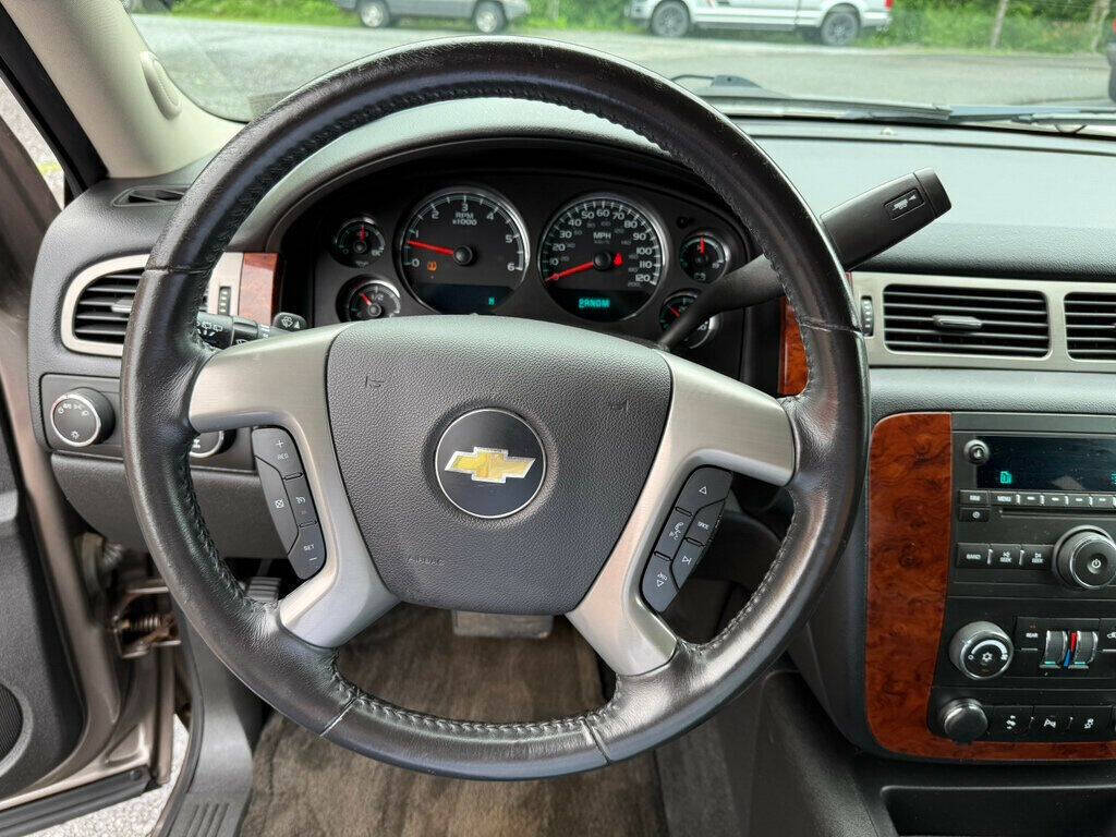 2014 Chevrolet Suburban 27