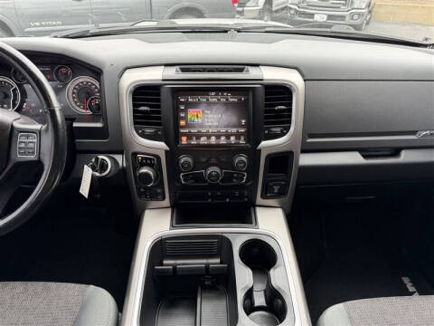 2017 RAM 1500 SLT