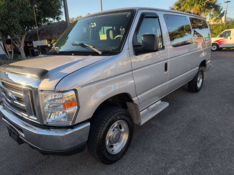 2014 Ford E-Series E-150 XLT