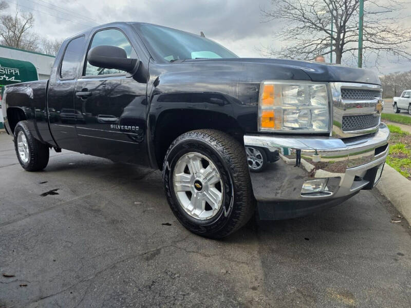 2011 Chevrolet Silverado 1500 for sale at Sinnissippi Motors in Rockford IL