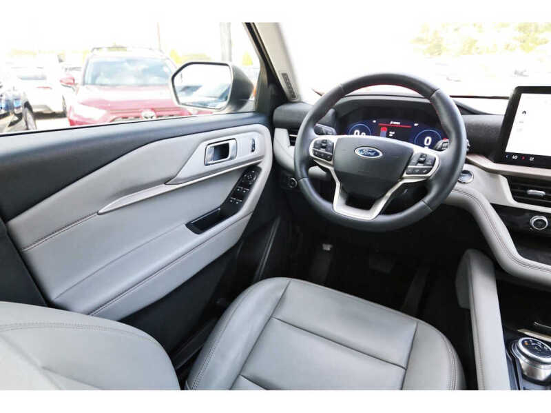 2025 Ford Explorer Active