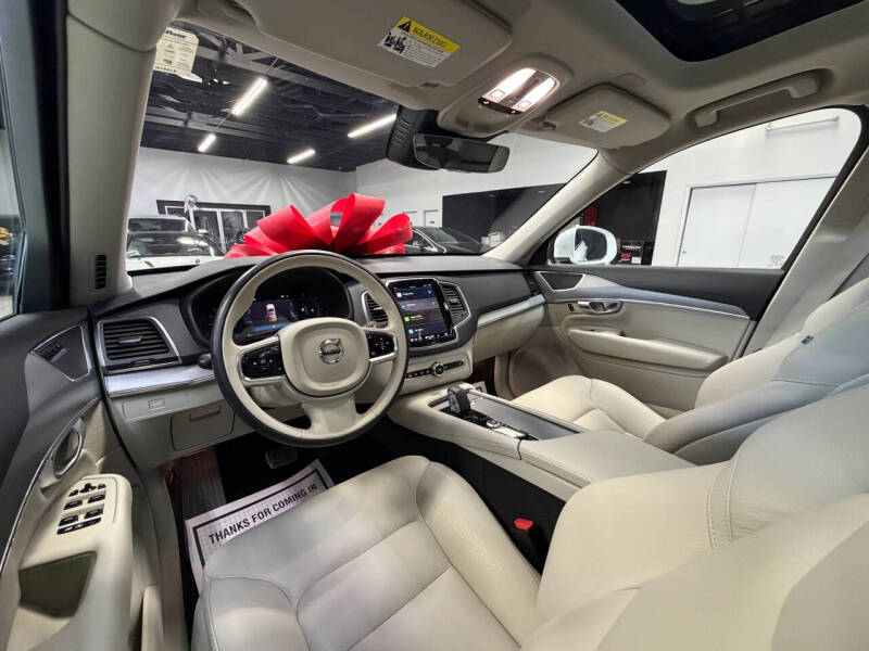 2024 Volvo XC90 B5 Core Bright Theme