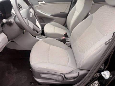 2013 Hyundai Accent GLS