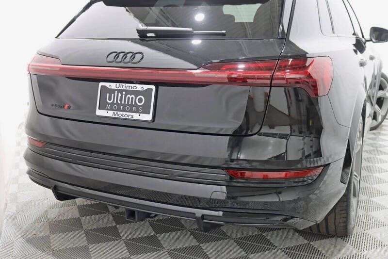 2022 Audi e-tron S quattro Prestige