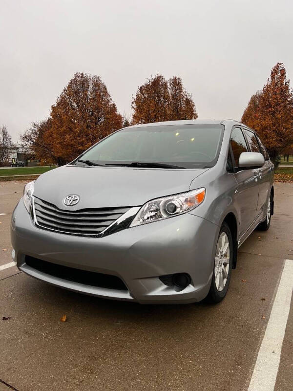 2017 Toyota Sienna LE 7-Passenger