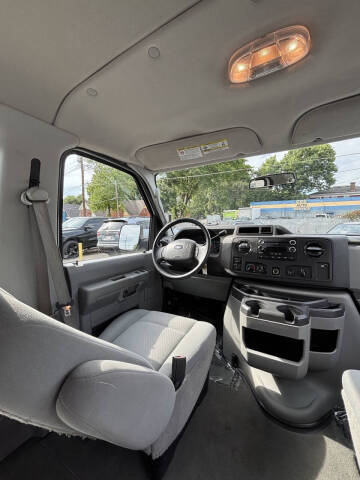 2009 Ford E-Series E-350 SD XL