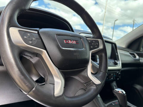 2017 GMC Acadia SLT-1