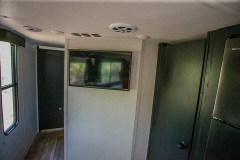 2022 CHEROKEE FOREST RIVER