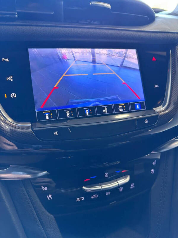 2023 Cadillac XT6 Sport