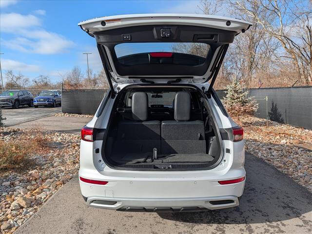 2024 Mitsubishi Outlander SE