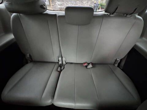 2012 Toyota Sienna XLE 7-Passenger Auto Access Seat