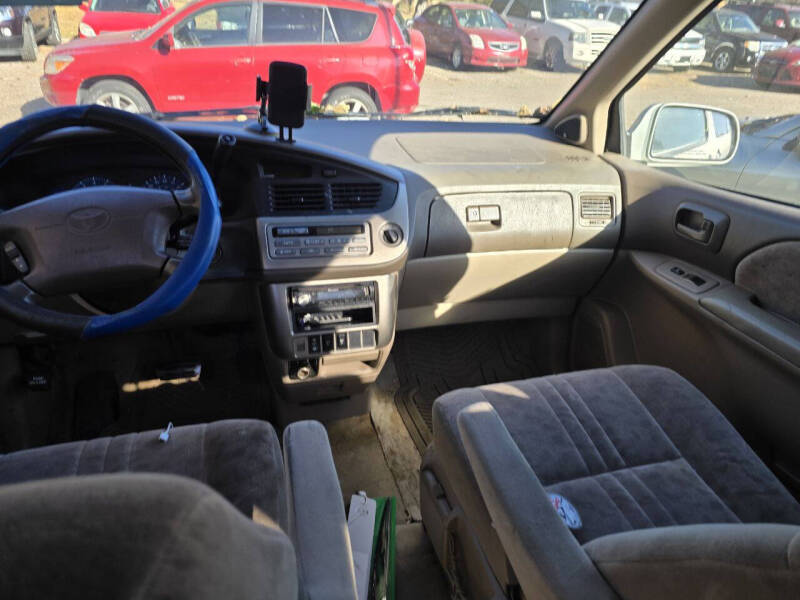 2001 Toyota Sienna LE